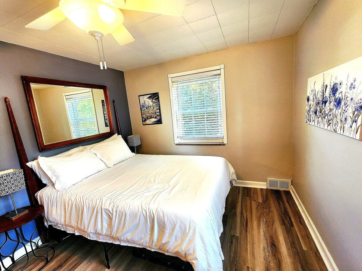 Fer et planche à repasser, accès Internet, draps fournis