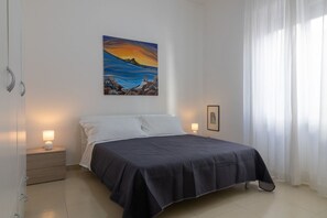 4 bedrooms, iron/ironing board