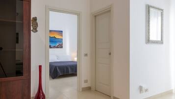 4 camere, ferro/asse da stiro