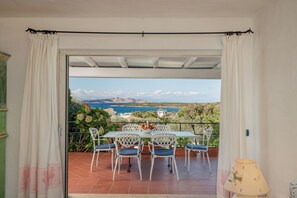 Dining - Villa Pitrizzina 8, Emma Villas (Sassari)