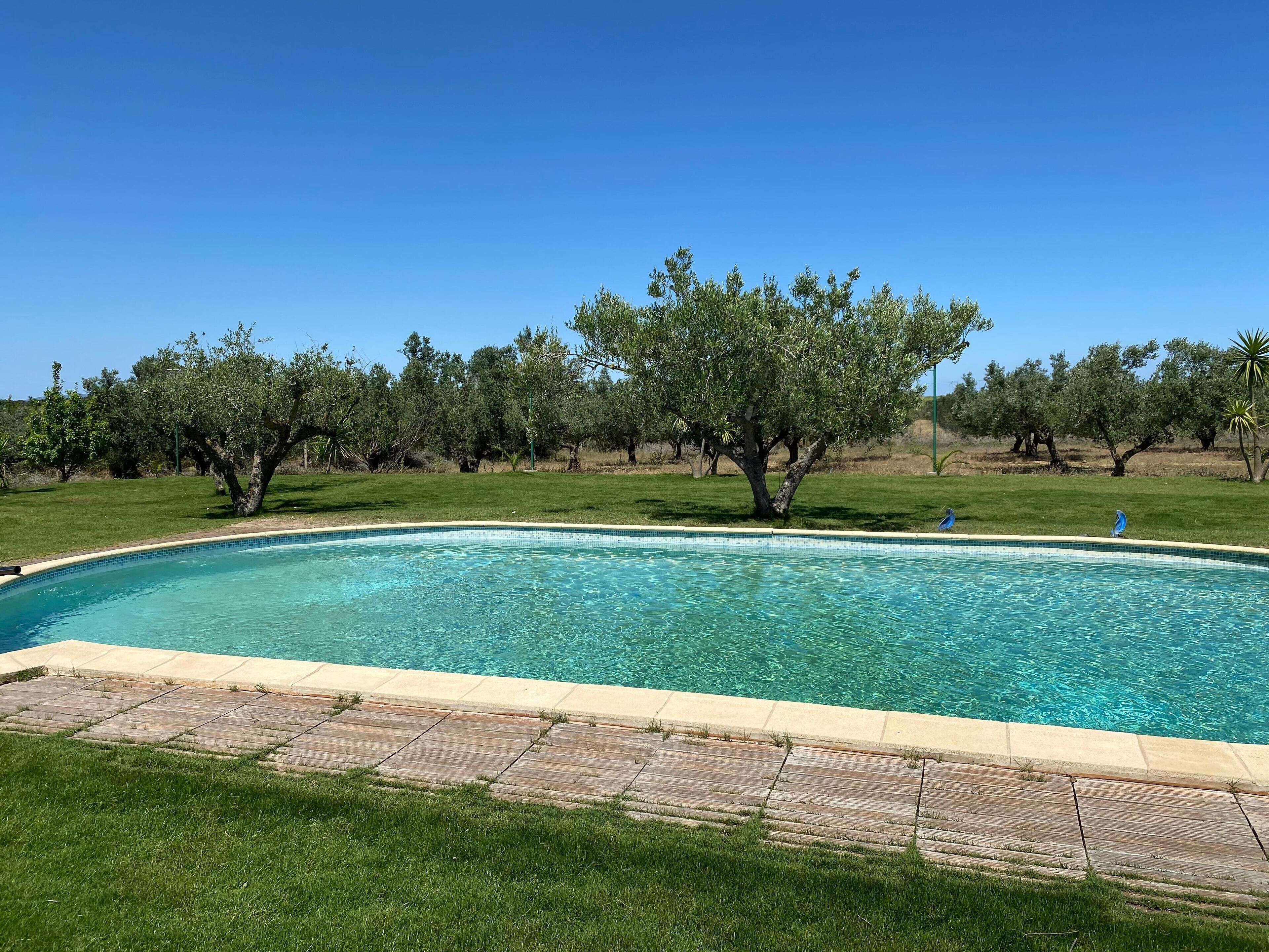 Seasonal outdoor pool