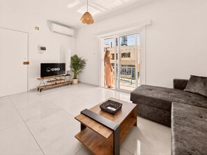 TV - Bella Central Apartment, 2 Min from Nissi Avenue (Ayia Napa)