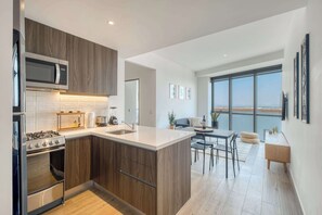Fridge, microwave, oven, stovetop - Chic 2Bdrm in New Building Premium Amenities (Ciudad de México)