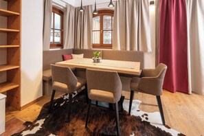 Deluxe Apartment, Mountain View | In-room dining - KUCKUCK Hinterthal by we rent (Hinterthal)