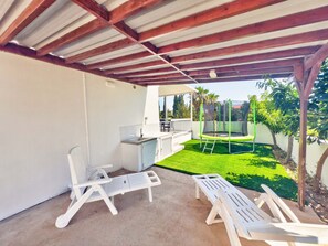 Terrace/patio - Iria Family Villa #5 – Beach & Family Fun (Protaras)