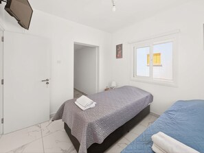 2 chambres, fer et planche à repasser, lit parapluie, Wi-Fi gratuit