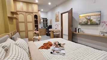 Apartament Deluxe | Escriptori, cortines opaques i habitacions insonoritzades