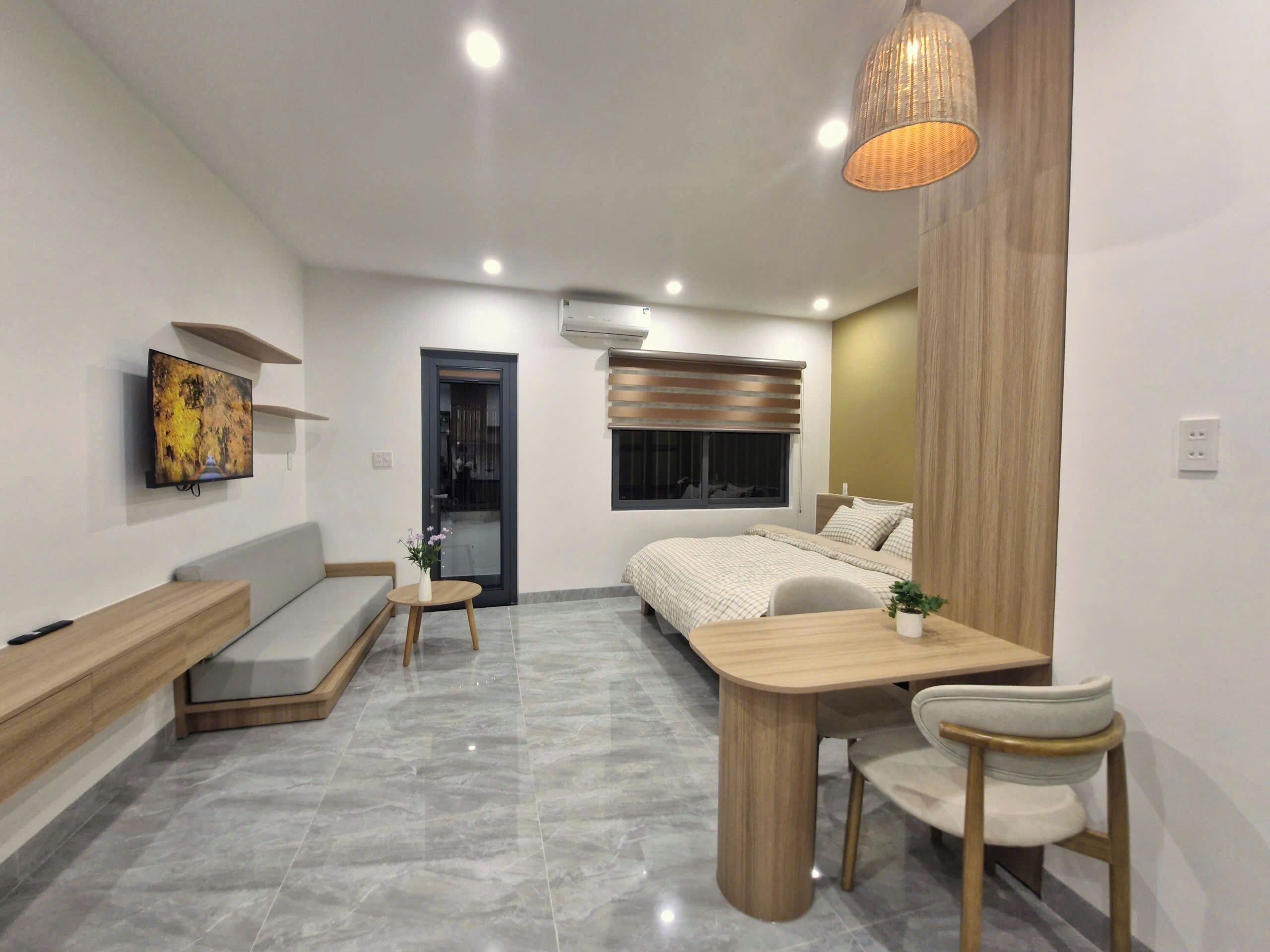 Desk, blackout curtains, soundproofing, free WiFi