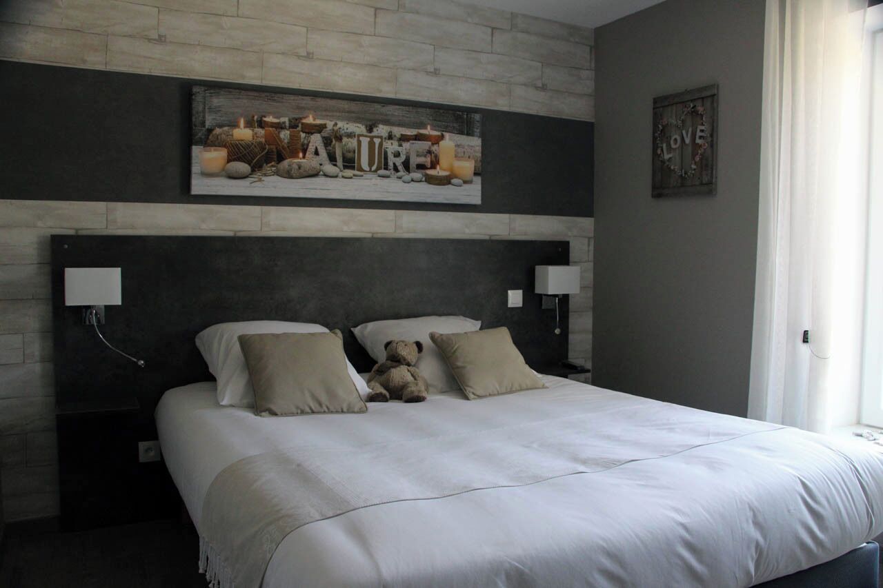 Iron/ironing board, Internet, bed sheets