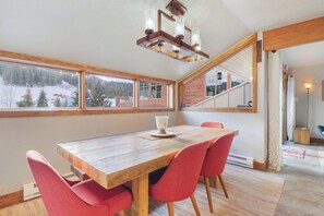 Dining - Ski in Ski Out w/ Shared hot tub and Amazing Views (Copper Mountain)