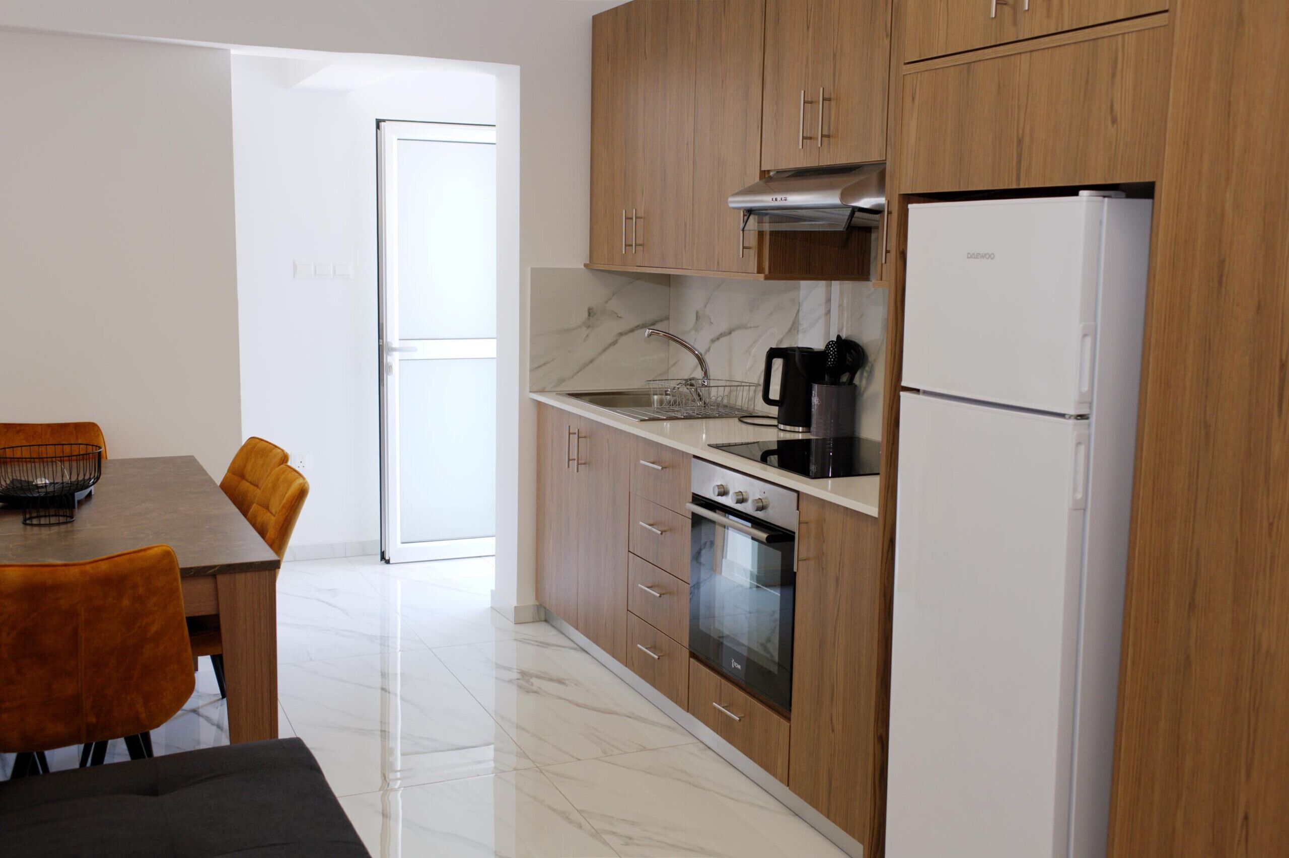 Kühlschrank, Ofen, Wasserkocher, Toaster