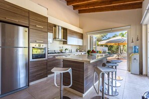 Fridge, microwave, oven, dishwasher - Marina Heights Villa (Protaras)