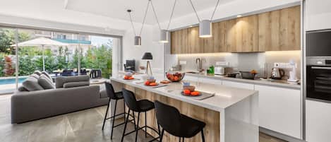 Fridge, microwave, oven, coffee/tea maker