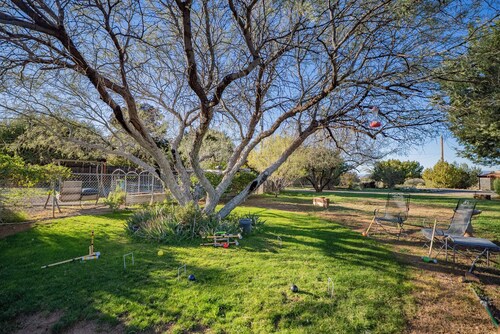 NEW Serenity at Rimrock, swim spa, views, fenced yard, pet friendly!