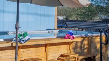 Bain à remous extérieur