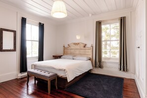 7 quartos, ferros/tábuas de passar roupa, Wi-Fi de cortesia