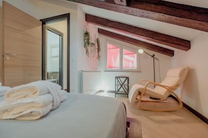 1 bedroom, iron/ironing board, internet, bed sheets