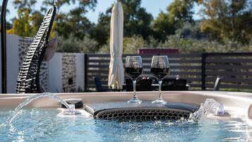 Bain à remous extérieur