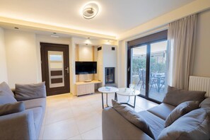 TV - Villy Luxury Home by the sea 1 (Stalos)