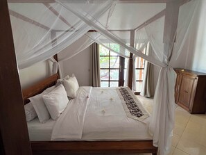 Safe på rommet, reiseseng for barn, wi-fi (inkludert) og sengetøy