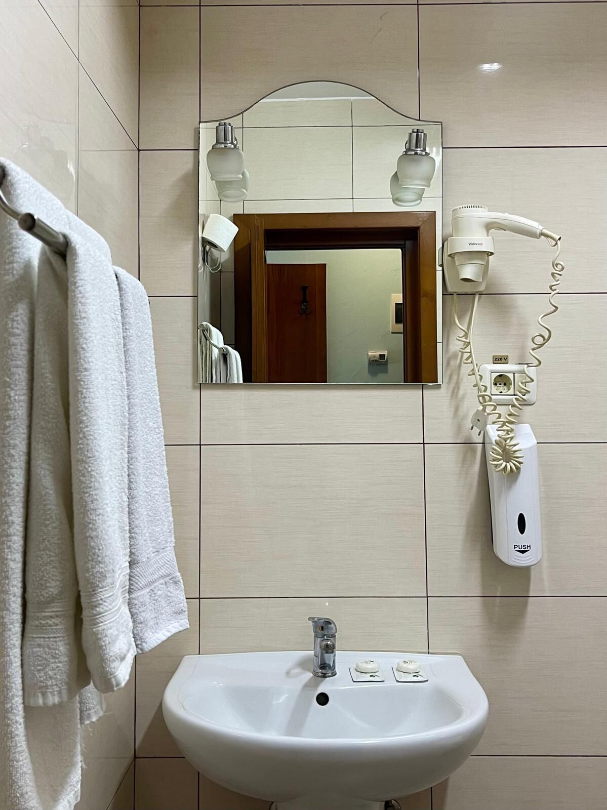 Twin Room, Balcony | Bilik Mandi