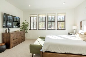 3 slaapkamers, een bureau, een strijkplank/strijkijzer, gratis wifi