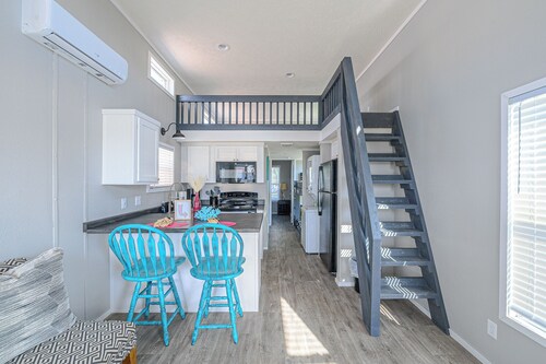 THE KEYS OF POC Unit #6 One  bedroom cabin with loft and bunks and AC