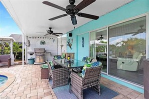 Outdoor dining - Summer Getaway (Gulf-access retreat) (Cape Coral)