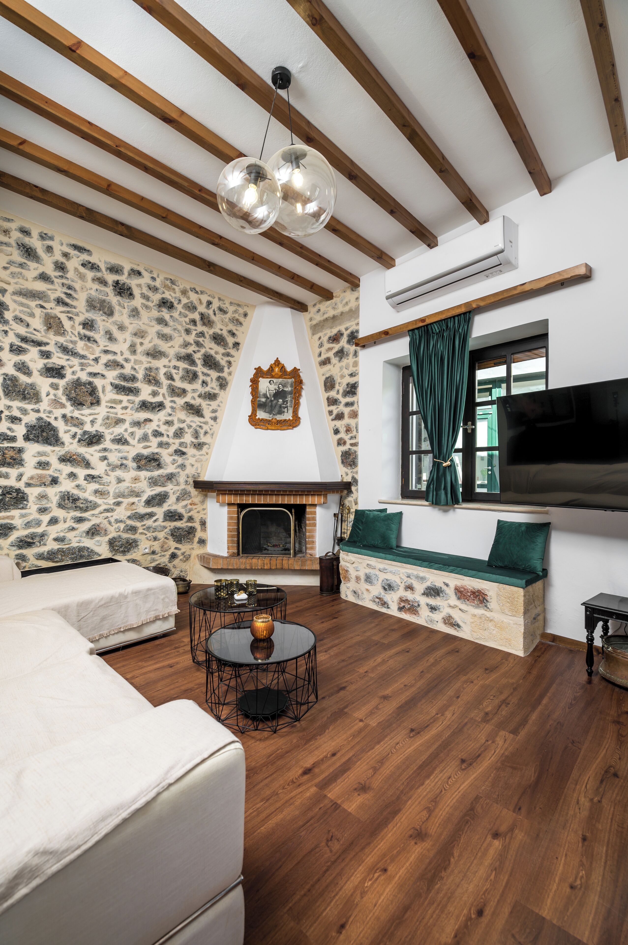 Traditional Villa, 2 Bedrooms, Private Pool, Sea View | Interior