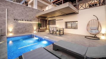 Outdoor pool, pool loungers