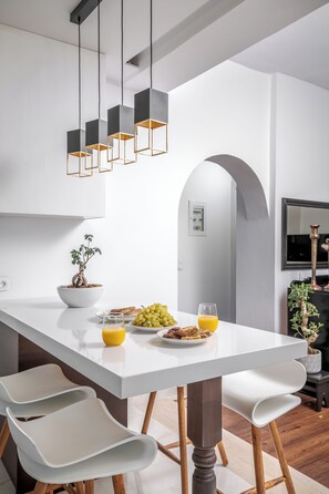 Traditional Villa, 2 Bedrooms, Private Pool, Sea View | In-room dining - Villa Erini (Hersonissos)