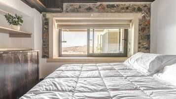 Traditional Villa, 2 Bedrooms, Private Pool, Sea View | In-room safe, individually decorated, individually furnished