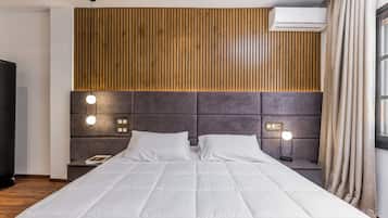 Traditionele villa, 2 slaapkamers, privézwembad, uitzicht op zee | Een kluis op de kamer, individueel gedecoreerd, individueel gemeubileerd