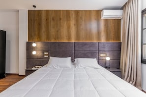 Traditional Villa, 2 Bedrooms, Private Pool, Sea View | In-room safe, individually decorated, individually furnished - Villa Erini (Hersonissos)