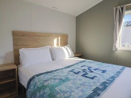 2 habitaciones, decoración personalizada y muebles diferentes 