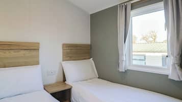 2 bedrooms, individually decorated, individually furnished, free WiFi