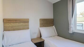 2 bedrooms, individually decorated, individually furnished, free WiFi