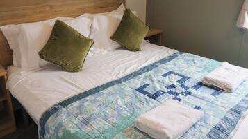 Cottage | 2 bedrooms, individually decorated, individually furnished, free WiFi