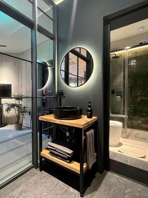 Hair dryer - Modern Family Suite(60sqm) #Kitchen #Local Markets (Seoul)