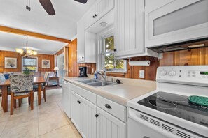 Fridge, microwave, oven, stovetop - Casablanca - 3 Bdrm Family Home with Main Channel View (Gravois Mills)