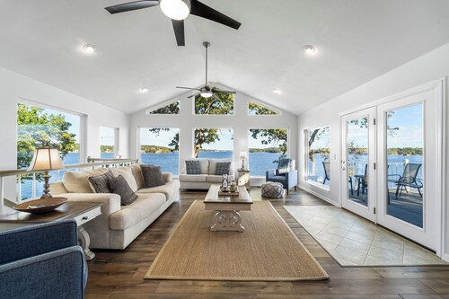 Crownview - Waterfront house with panoramic views!