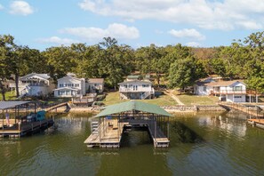 Exterior - Roger's Cabin - Perfect family waterfront vacation cabin! (Gravois Mills)
