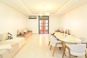 Interior - Lovely 3-bedroom apartment with AC in vibrant Marrakech (Marrakech)