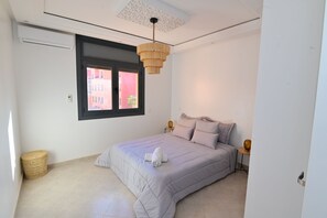 3 bedrooms, iron/ironing board, WiFi, wheelchair access - Lovely 3-bedroom apartment with AC in vibrant Marrakech (Marrakech)