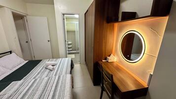 WiFi, bed sheets