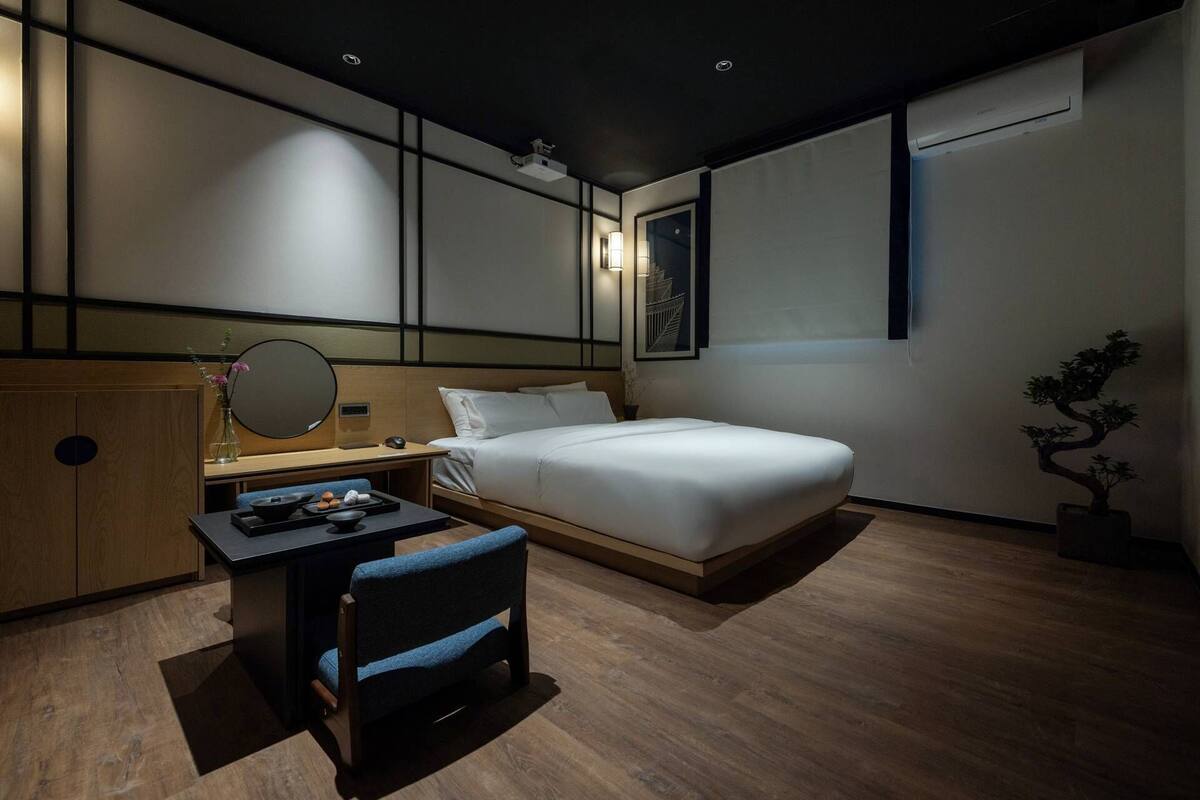 Decoración personalizada, muebles diferentes y escritorio