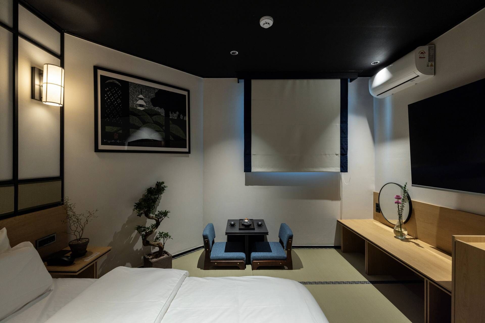 Decoración personalizada, muebles diferentes y escritorio 