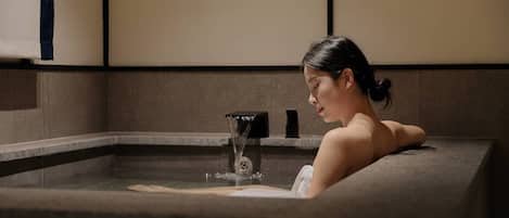 Signature | Private spa tub