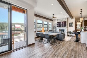 Interior - AC in Downtown 2/2 with Mountain Views and easy access! (Winter Park)