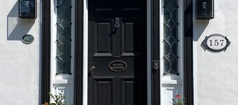 Unparalleled comfort - 2 BR Upper East Suite at Hattan House Boutique Hotel B&B